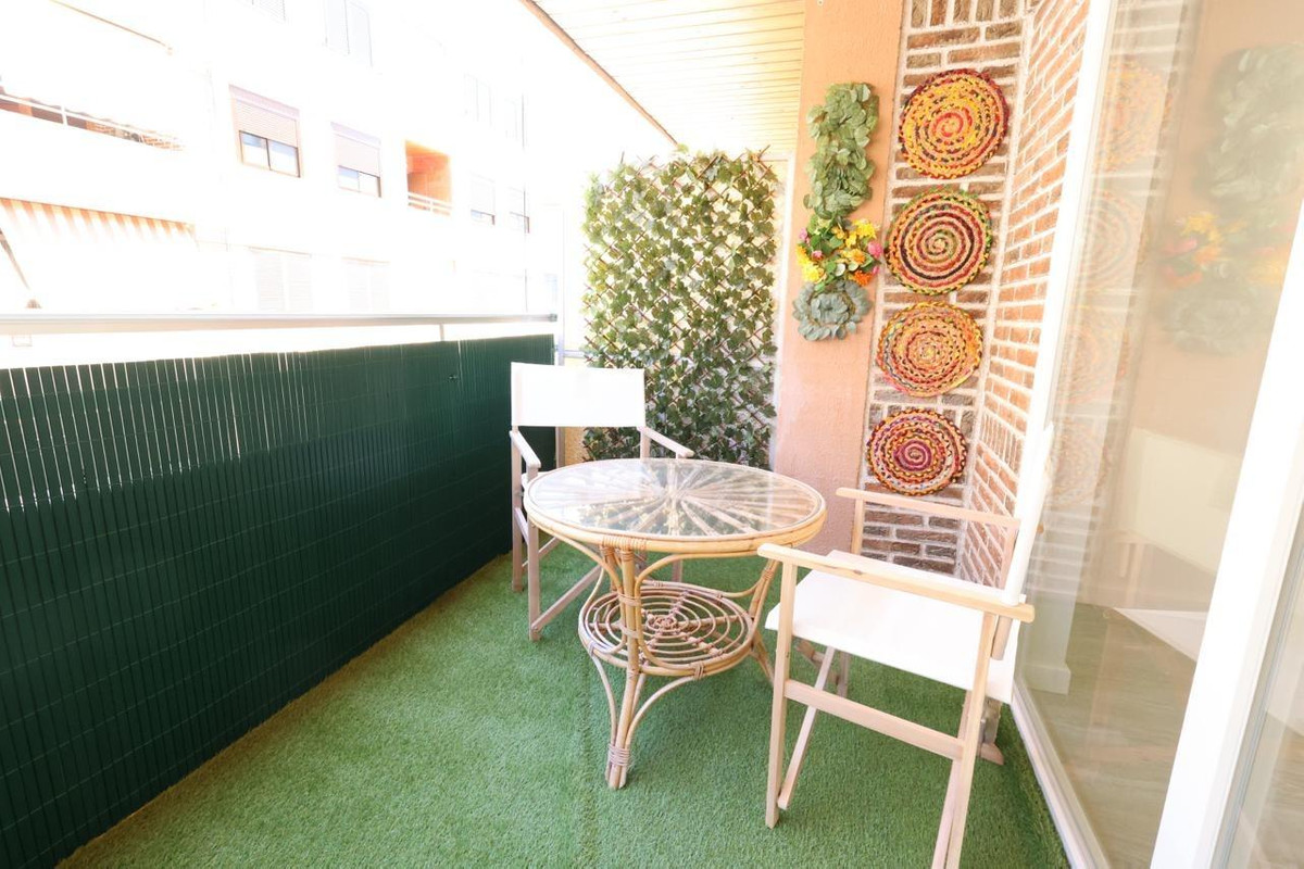 For sale - 3 Bedroom 2 Bathroom Apartment - Ground Floor Apartment in Torrevieja - Torrevieja Centro  - Alicante