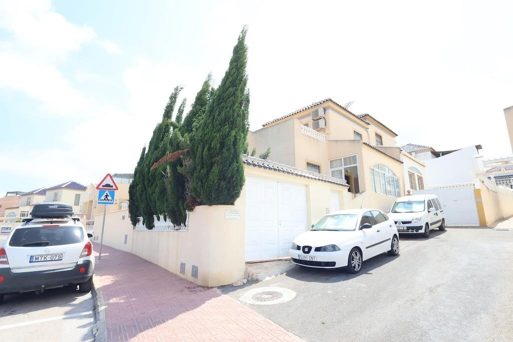 For sale - 3 Bedroom 2 Bathroom House - Townhouse in Orihuela - Los Balcones  - Alicante