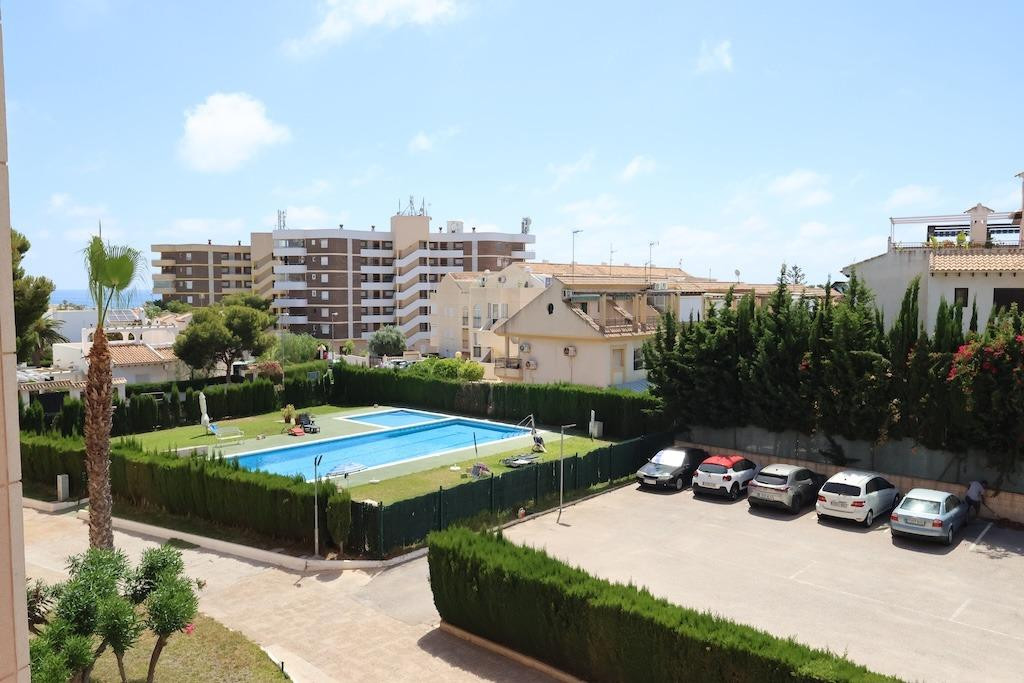 For sale - 3 Bedroom 2 Bathroom Apartment - Middle Floor Apartment in Orihuela - La Zenia  - Alicante