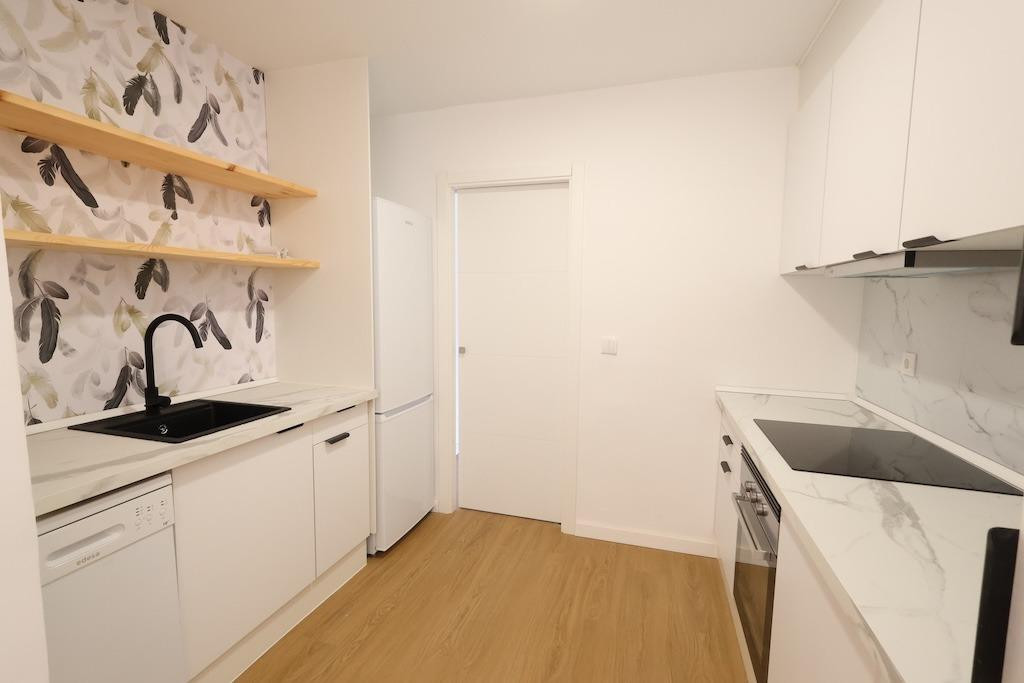 For sale - 3 Bedroom 2 Bathroom Apartment - Middle Floor Apartment in Orihuela - La Zenia  - Alicante