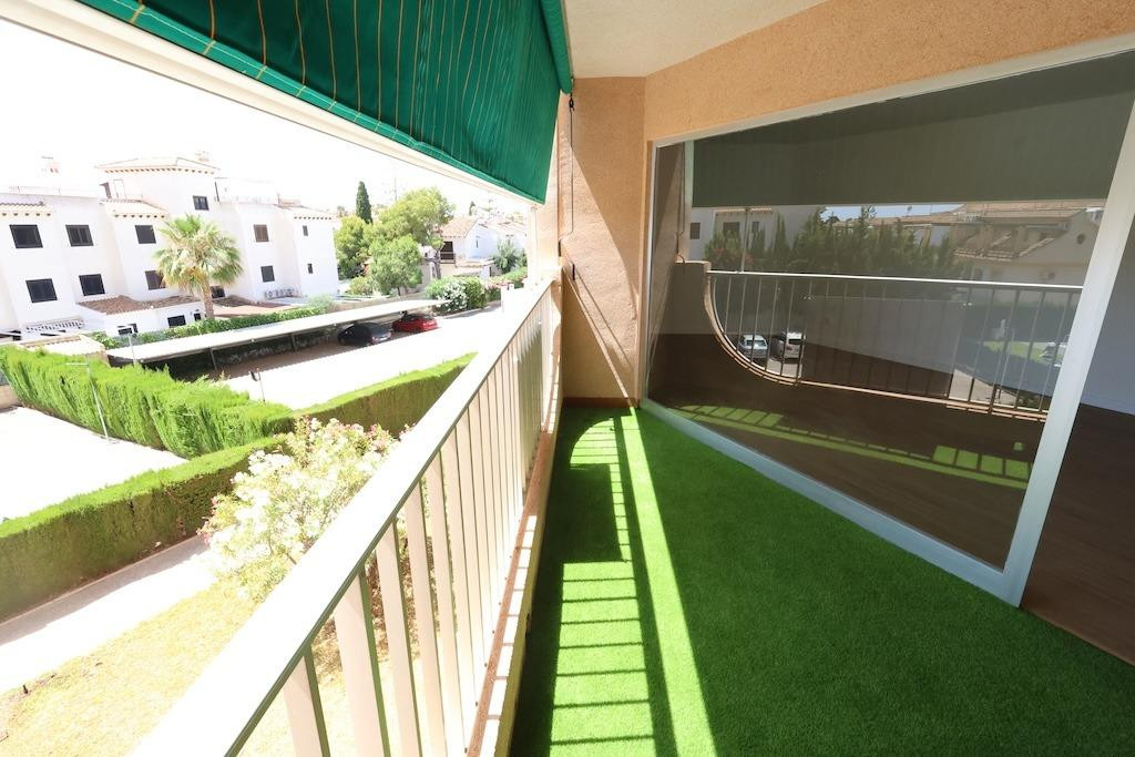 For sale - 3 Bedroom 2 Bathroom Apartment - Middle Floor Apartment in Orihuela - La Zenia  - Alicante
