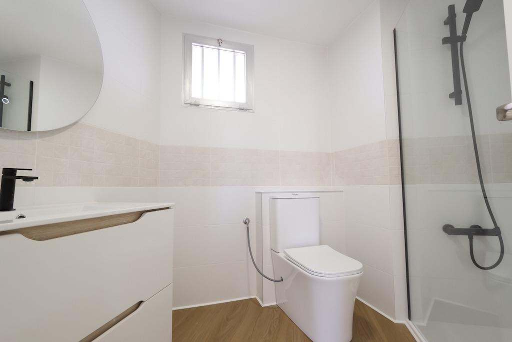 For sale - 3 Bedroom 2 Bathroom Apartment - Middle Floor Apartment in Orihuela - La Zenia  - Alicante