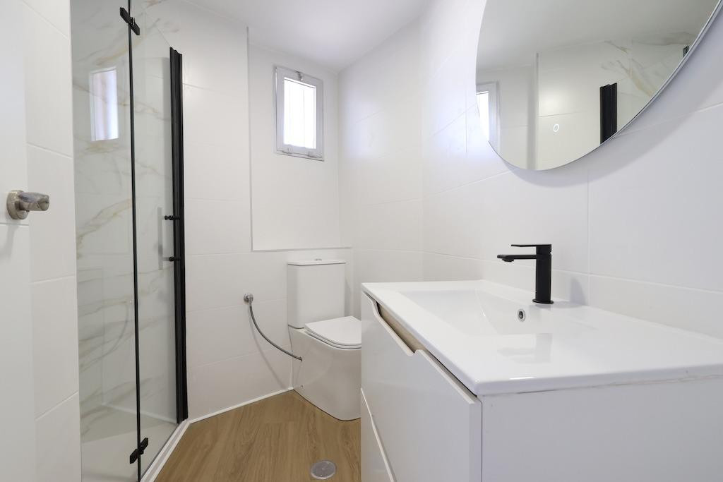 For sale - 3 Bedroom 2 Bathroom Apartment - Middle Floor Apartment in Orihuela - La Zenia  - Alicante