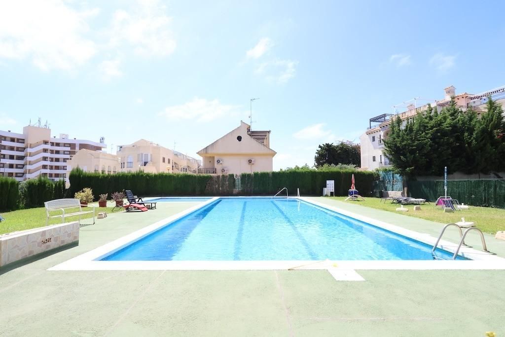 For sale - 3 Bedroom 2 Bathroom Apartment - Middle Floor Apartment in Orihuela - La Zenia  - Alicante