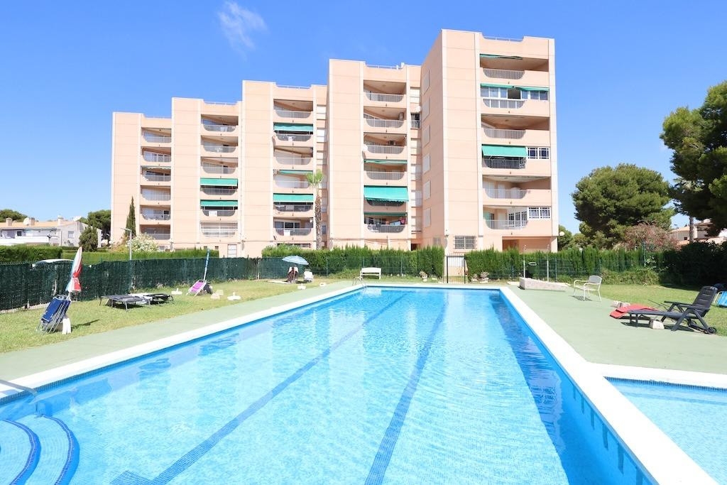 3 Bedroom 2 Bathroom Apartment - Middle Floor Apartment in Orihuela