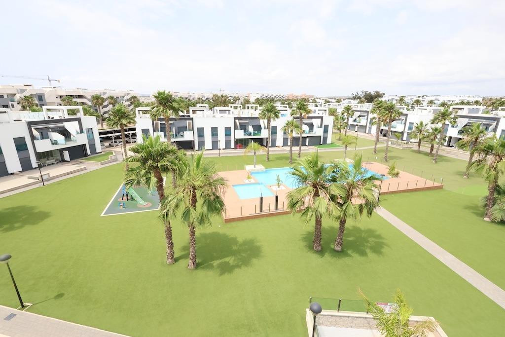 For sale - 2 Bedroom 2 Bathroom House - Bungalow in Guardamar del Segura - Guardamar del Segura Centro  - Alicante