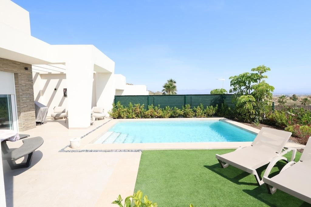 For sale - 3 Bedroom 2 Bathroom House - Detached Villa in Algorfa - Algorfa Centro  - Alicante
