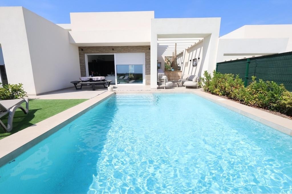 3 Bedroom 2 Bathroom House - Detached Villa in Algorfa
