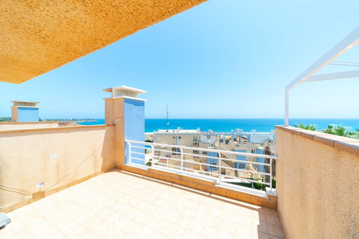 For sale - 3 Bedroom 2 Bathroom House - Townhouse in Orihuela - Campoamor  - Alicante