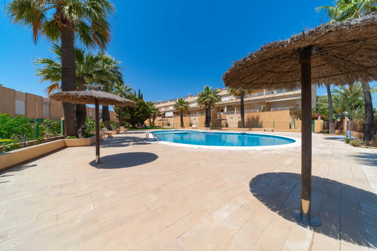 For sale - 3 Bedroom 2 Bathroom House - Townhouse in Orihuela - Campoamor  - Alicante