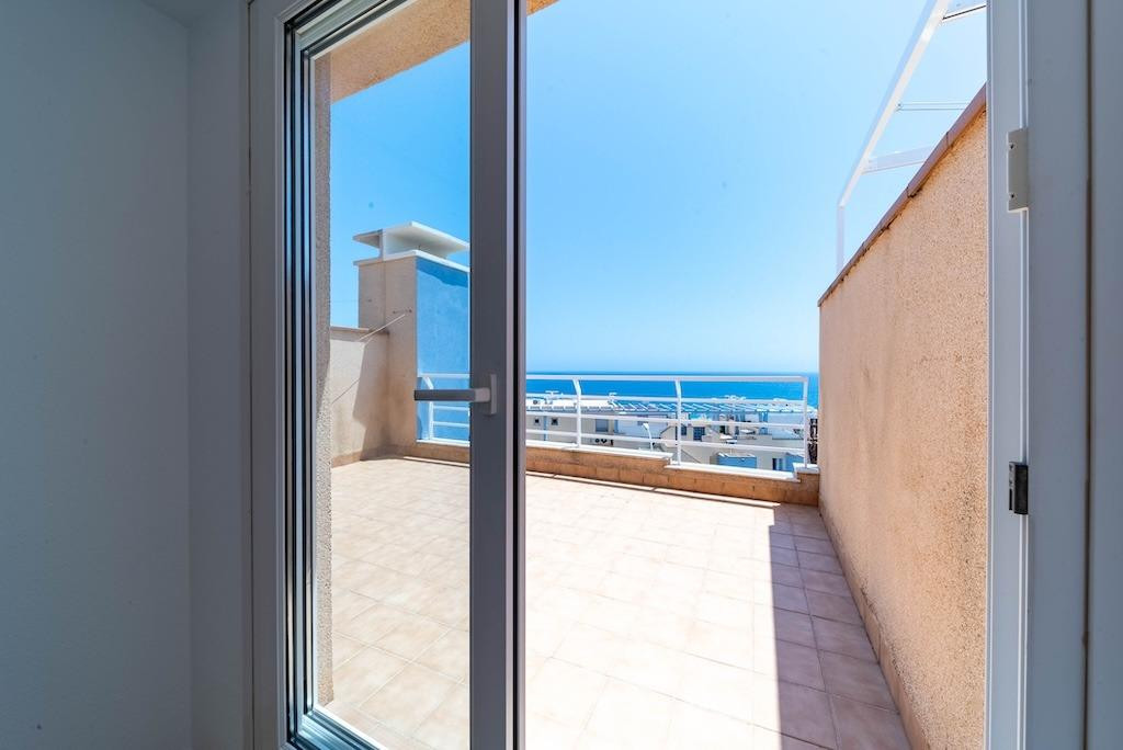 For sale - 3 Bedroom 2 Bathroom House - Townhouse in Orihuela - Campoamor  - Alicante