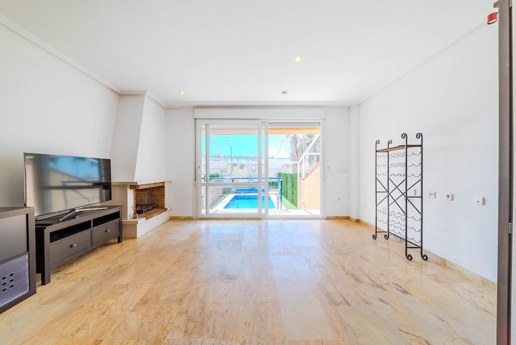For sale - 3 Bedroom 2 Bathroom House - Townhouse in Orihuela - Campoamor  - Alicante