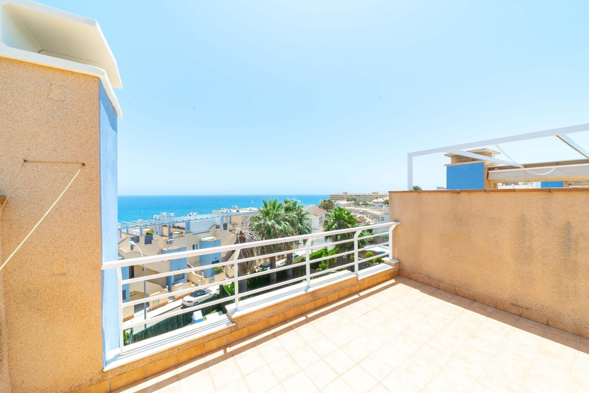 For sale - 3 Bedroom 2 Bathroom House - Townhouse in Orihuela - Campoamor  - Alicante