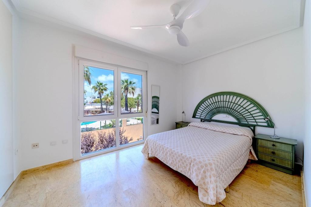 For sale - 3 Bedroom 2 Bathroom House - Townhouse in Orihuela - Campoamor  - Alicante