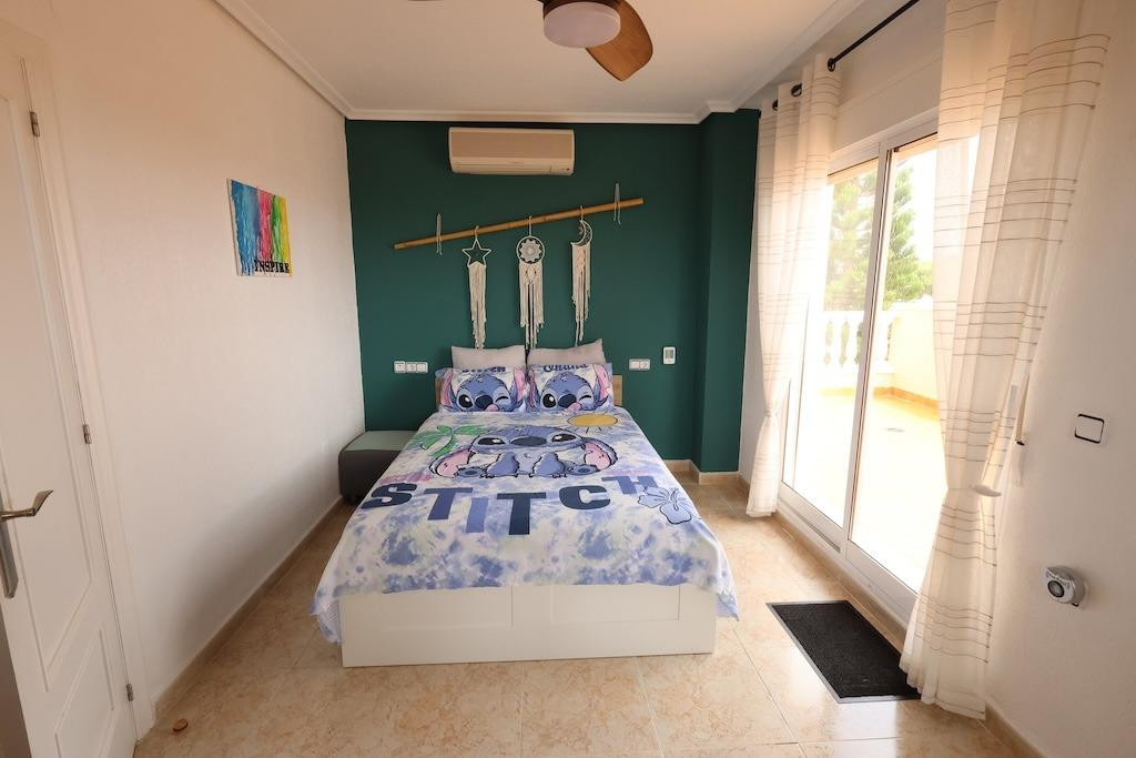 For sale - 5 Bedroom 3 Bathroom Detached Villa in Villamartin - San Miguel de Salinas Centro  - Alicante