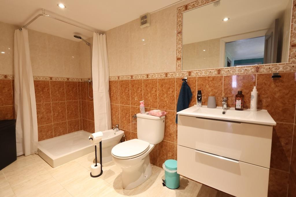 For sale - 5 Bedroom 3 Bathroom Detached Villa in Villamartin - San Miguel de Salinas Centro  - Alicante