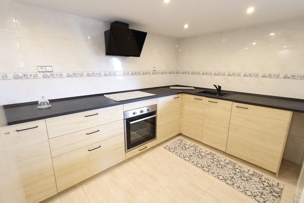 For sale - 5 Bedroom 3 Bathroom Detached Villa in Villamartin - San Miguel de Salinas Centro  - Alicante