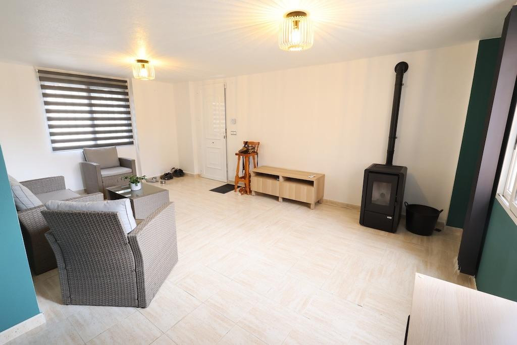 For sale - 5 Bedroom 3 Bathroom Detached Villa in Villamartin - San Miguel de Salinas Centro  - Alicante
