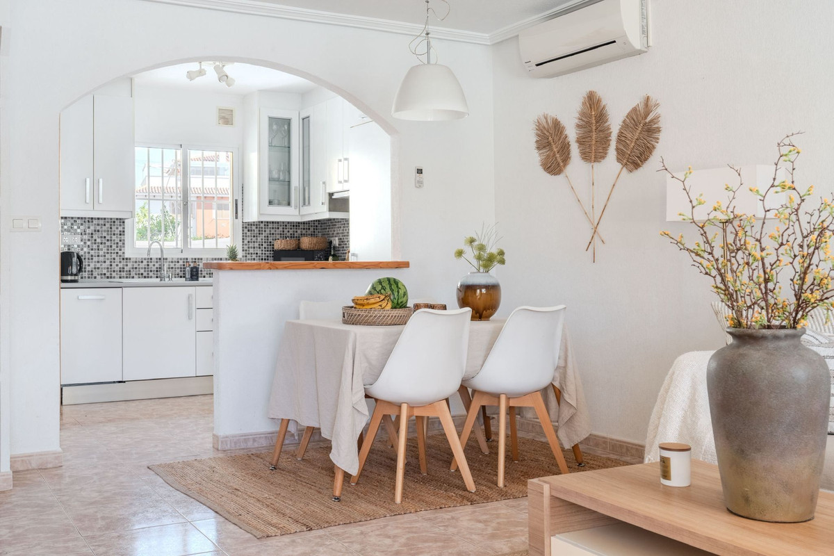 For sale - 3 Bedroom 2 Bathroom House - Townhouse in Orihuela - Orihuela Costa  - Alicante