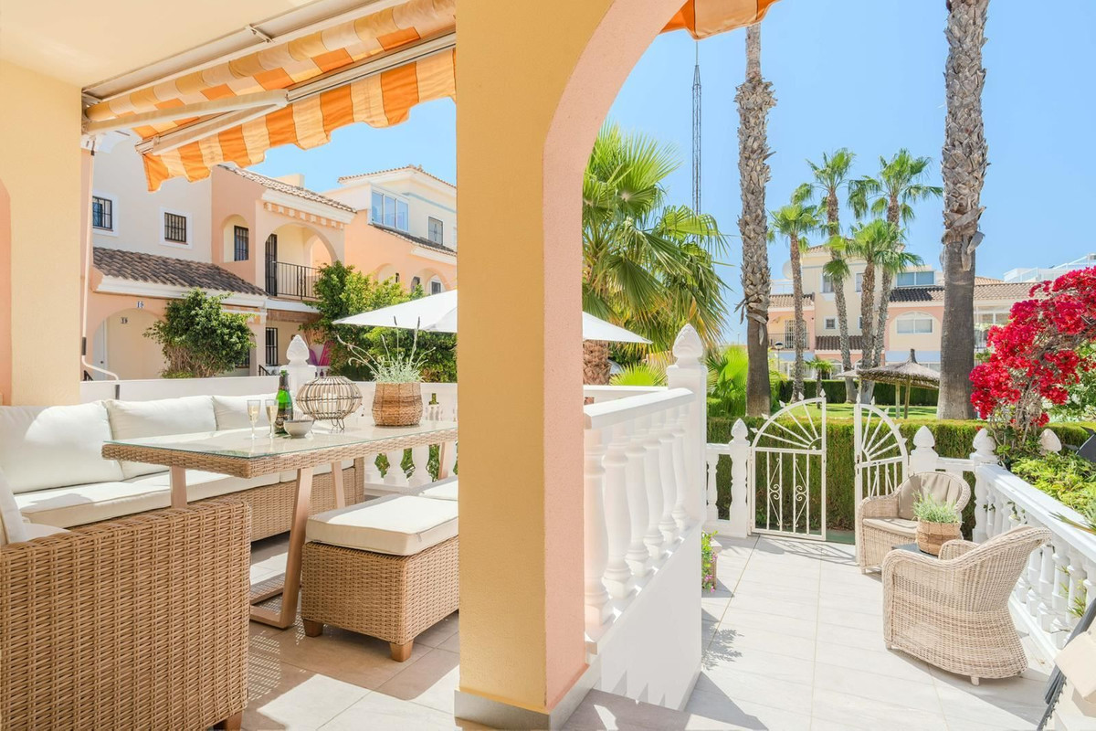 For sale - 3 Bedroom 2 Bathroom House - Townhouse in Orihuela - Orihuela Costa  - Alicante