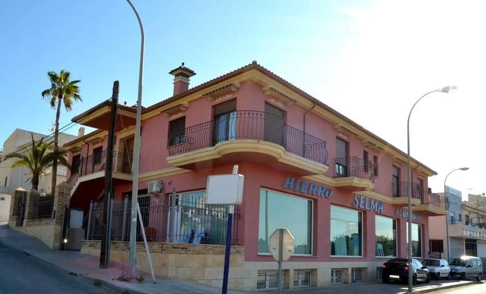 For sale - 4 Bedroom 4 Bathroom House - Detached Villa in San Miguel de Salinas - San Miguel de Salinas Centro  - Alicante