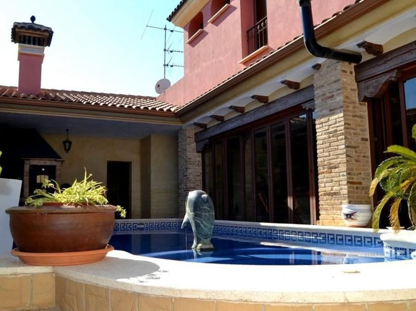 For sale - 4 Bedroom 4 Bathroom House - Detached Villa in San Miguel de Salinas - San Miguel de Salinas Centro  - Alicante