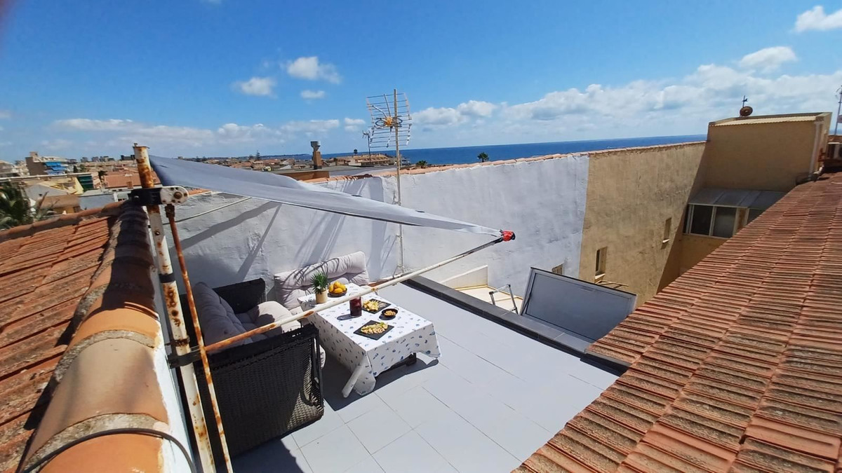 For sale - 3 Bedroom 2 Bathroom Apartment - Top Floor Apartment in Pilar de la Horadada - Torre de la Horadada  - Alicante