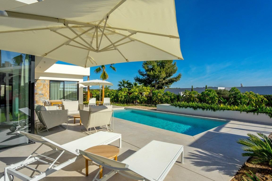 For sale - 3 Bedroom 2 Bathroom House - Detached Villa in Orihuela - Las Colinas Golf  - Alicante