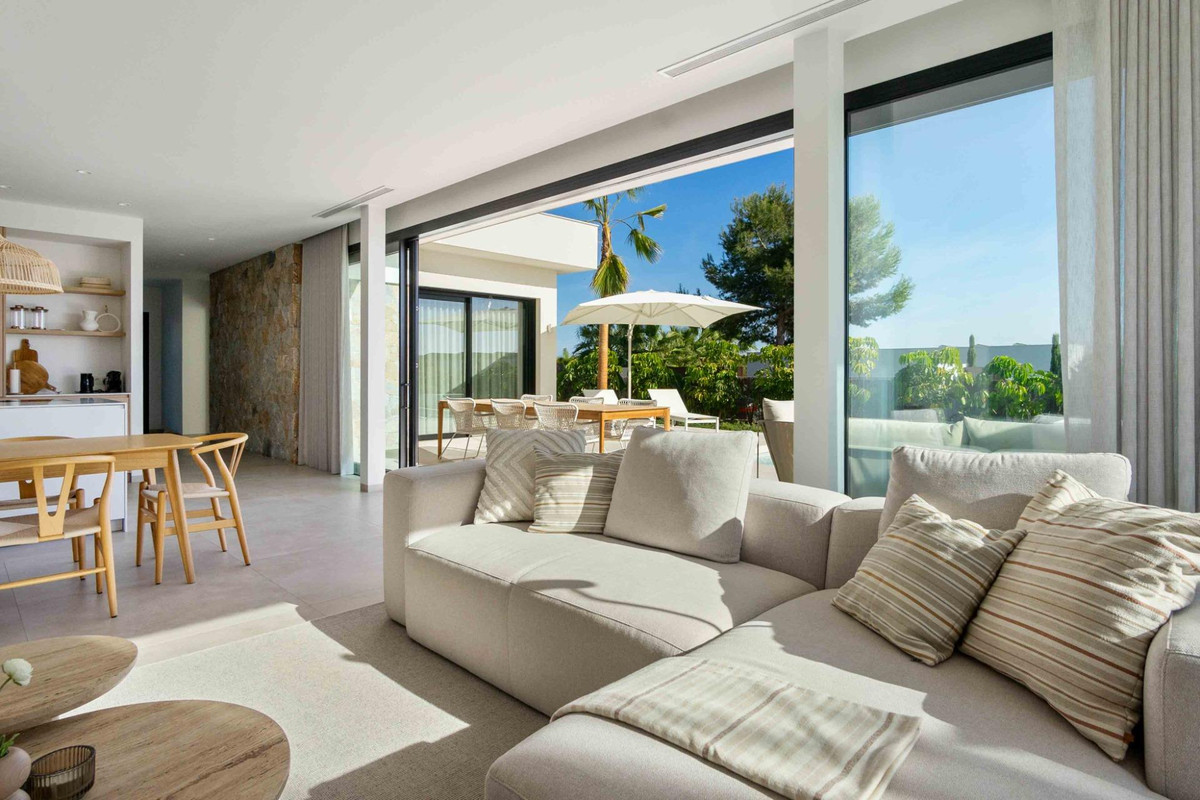 For sale - 3 Bedroom 2 Bathroom House - Detached Villa in Orihuela - Las Colinas Golf  - Alicante