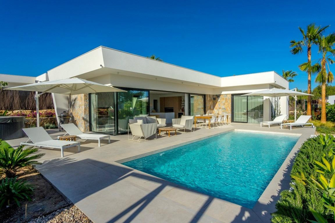 For sale - 3 Bedroom 2 Bathroom House - Detached Villa in Orihuela - Las Colinas Golf  - Alicante