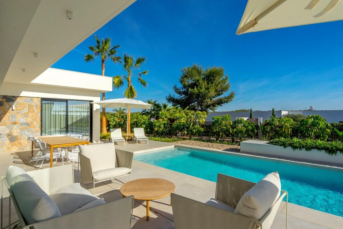 For sale - 3 Bedroom 2 Bathroom House - Detached Villa in Orihuela - Las Colinas Golf  - Alicante