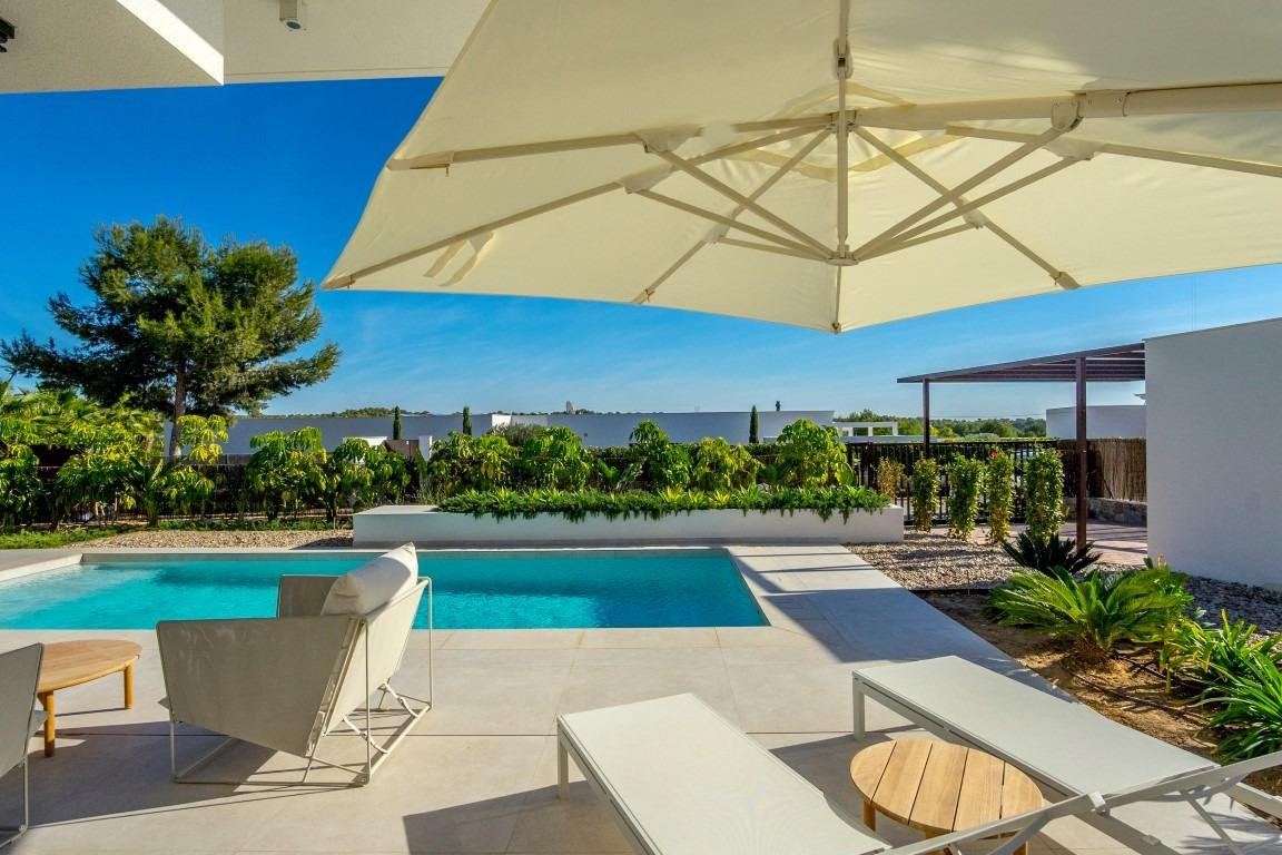 For sale - 3 Bedroom 2 Bathroom House - Detached Villa in Orihuela - Las Colinas Golf  - Alicante