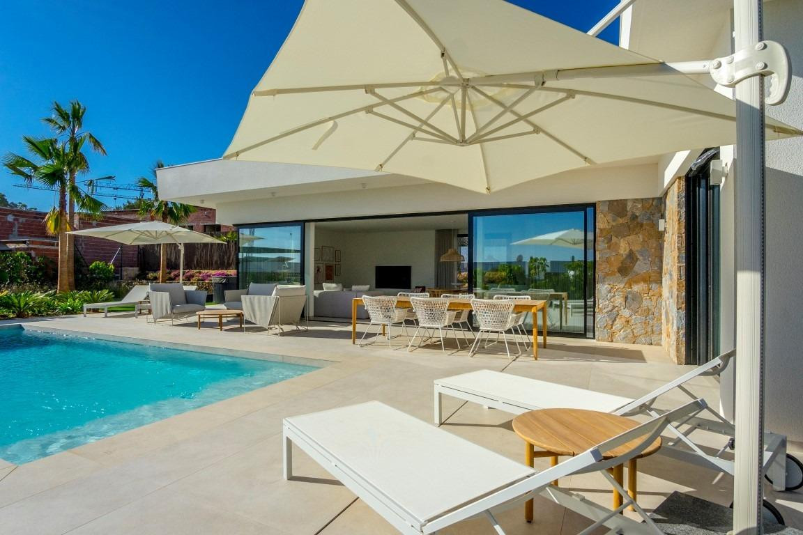 For sale - 3 Bedroom 2 Bathroom House - Detached Villa in Orihuela - Las Colinas Golf  - Alicante