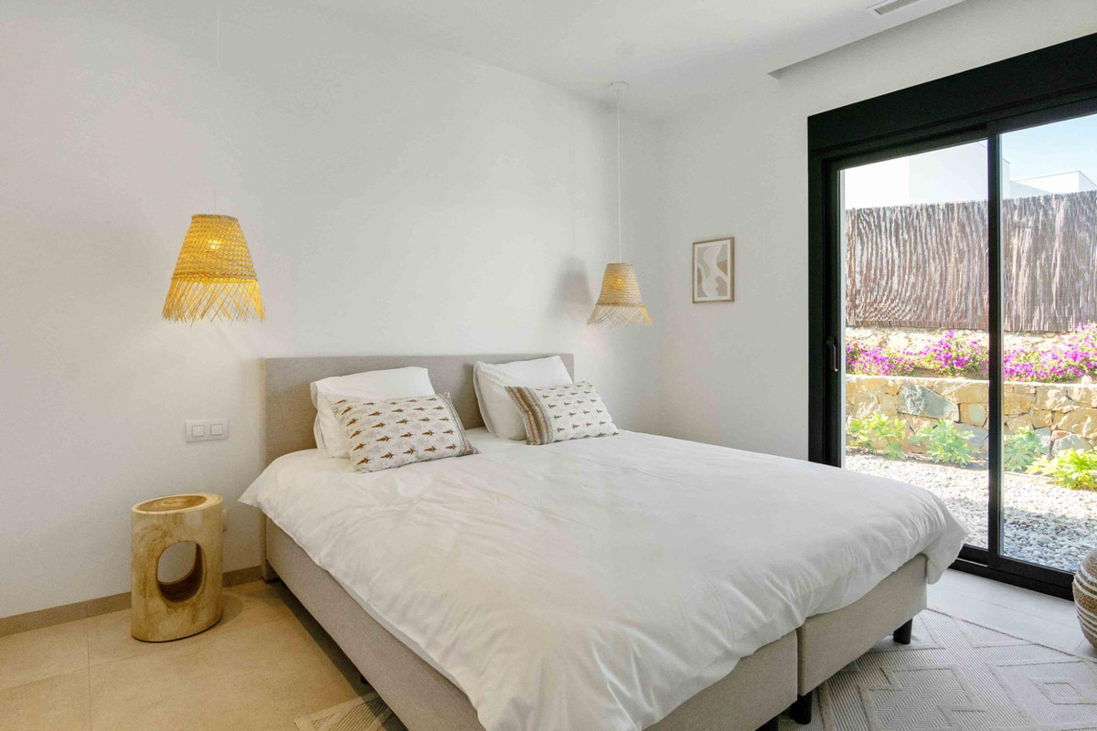 For sale - 3 Bedroom 2 Bathroom House - Detached Villa in Orihuela - Las Colinas Golf  - Alicante