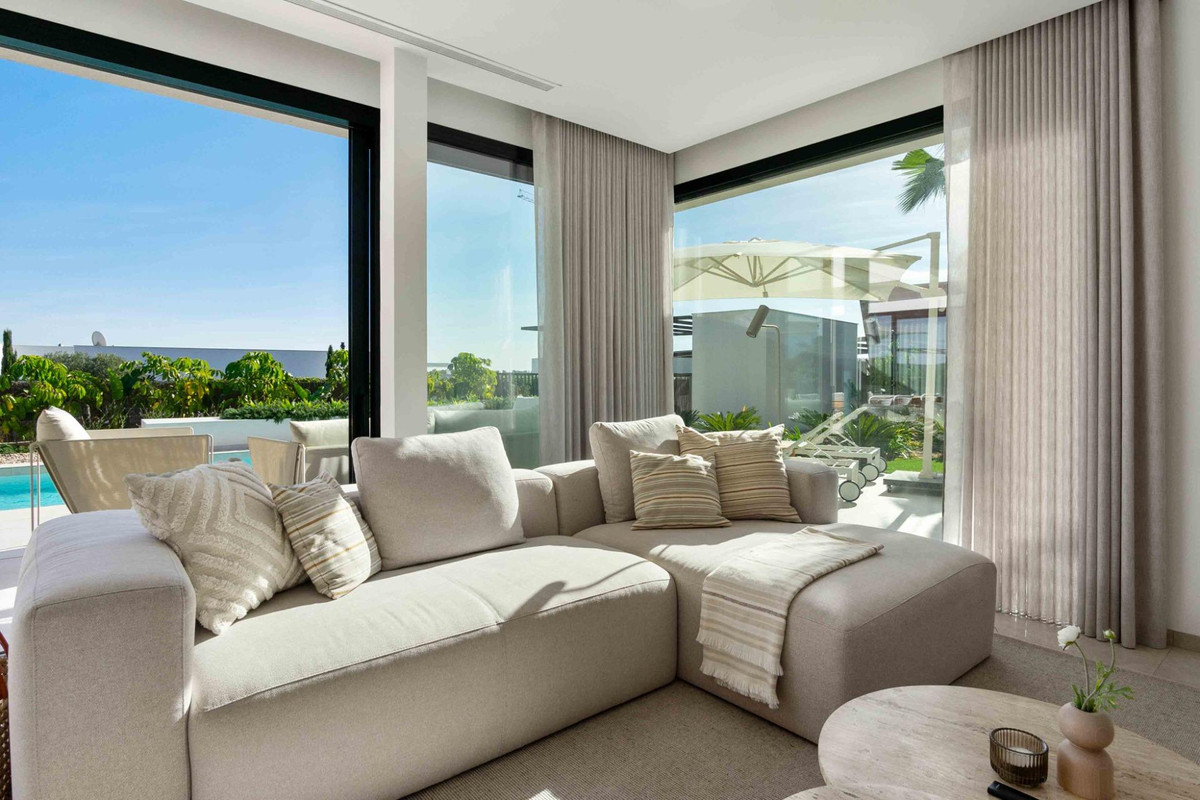 For sale - 3 Bedroom 2 Bathroom House - Detached Villa in Orihuela - Las Colinas Golf  - Alicante