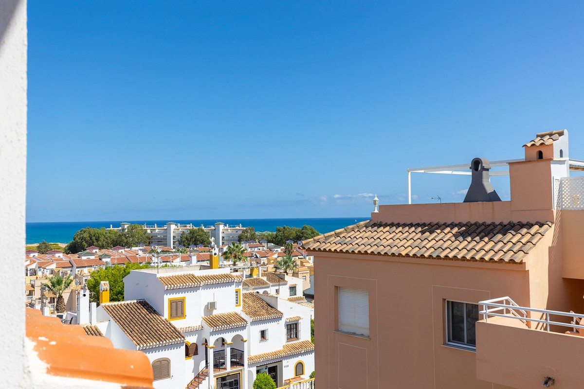 For sale - 1 Bedroom 1 Bathroom Apartment - Top Floor Apartment in Torrevieja - La Mata  - Alicante