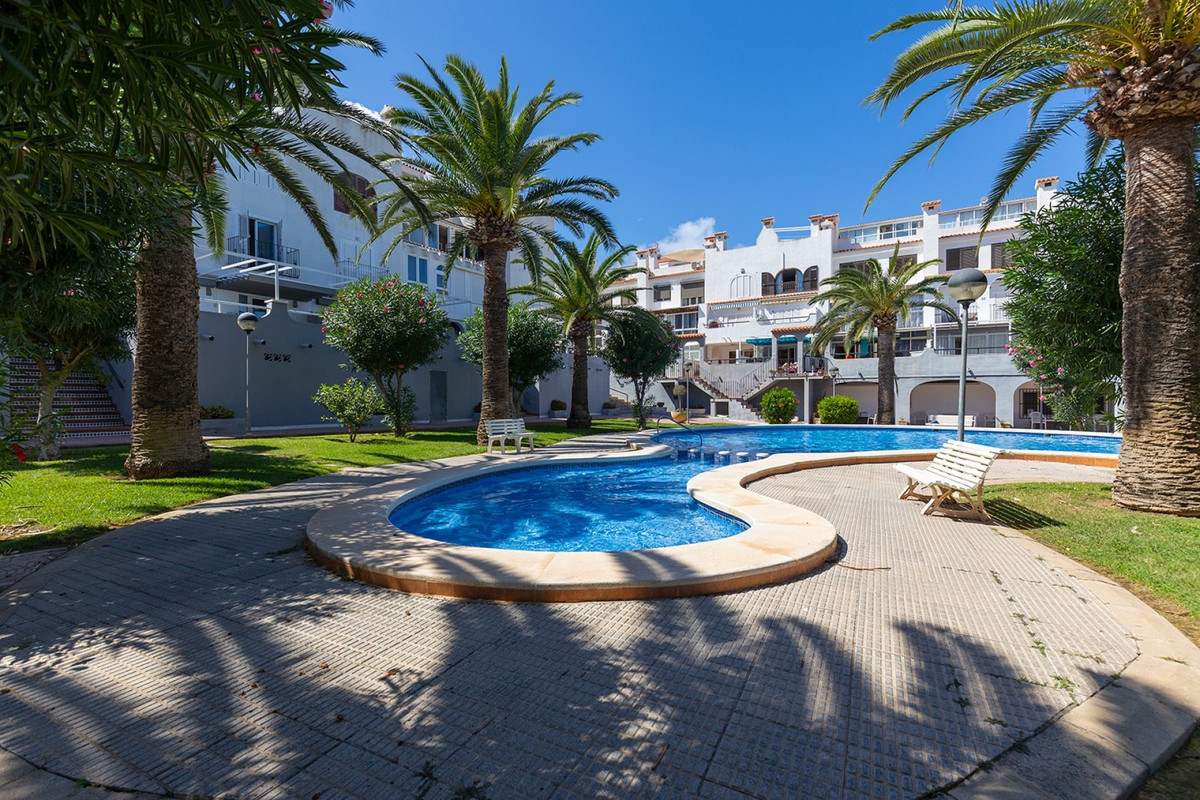 For sale - 1 Bedroom 1 Bathroom Apartment - Top Floor Apartment in Torrevieja - La Mata  - Alicante