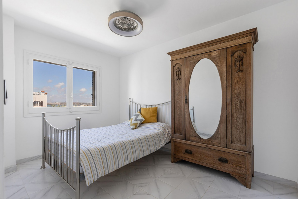 For sale - 1 Bedroom 1 Bathroom Apartment - Top Floor Apartment in Torrevieja - La Mata  - Alicante