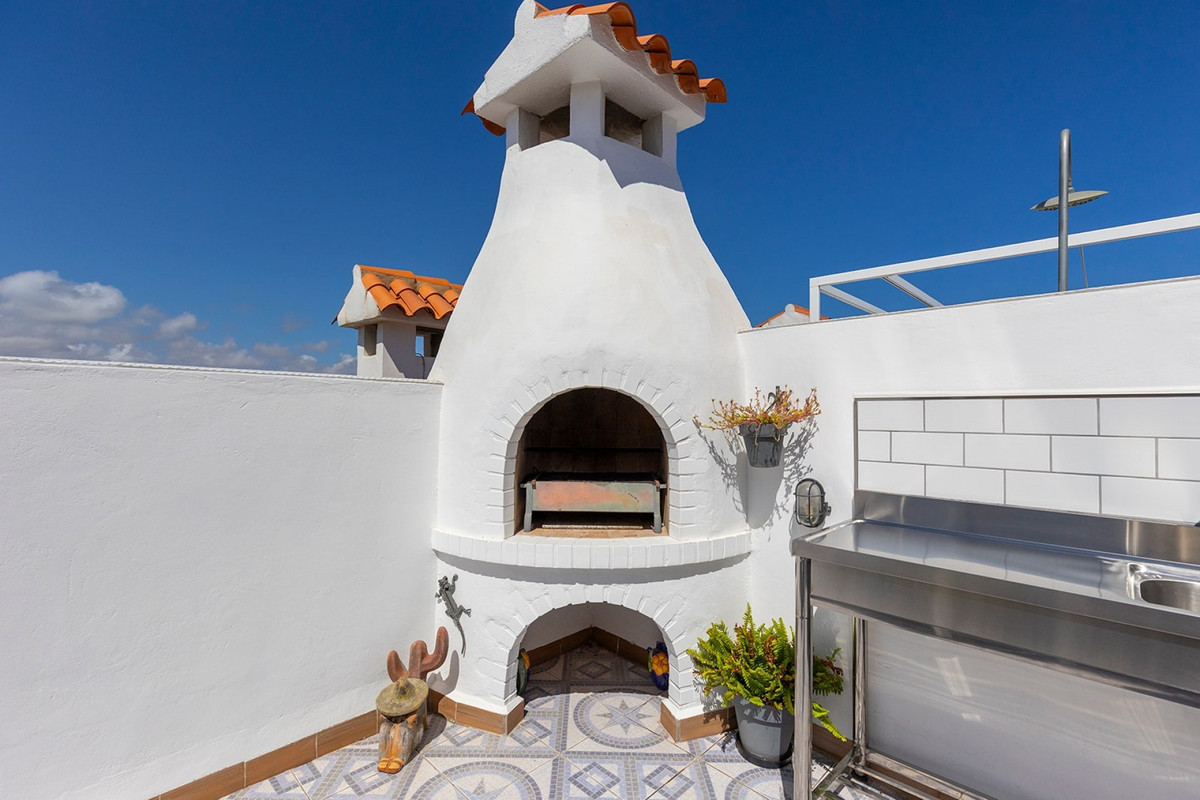 For sale - 1 Bedroom 1 Bathroom Apartment - Top Floor Apartment in Torrevieja - La Mata  - Alicante