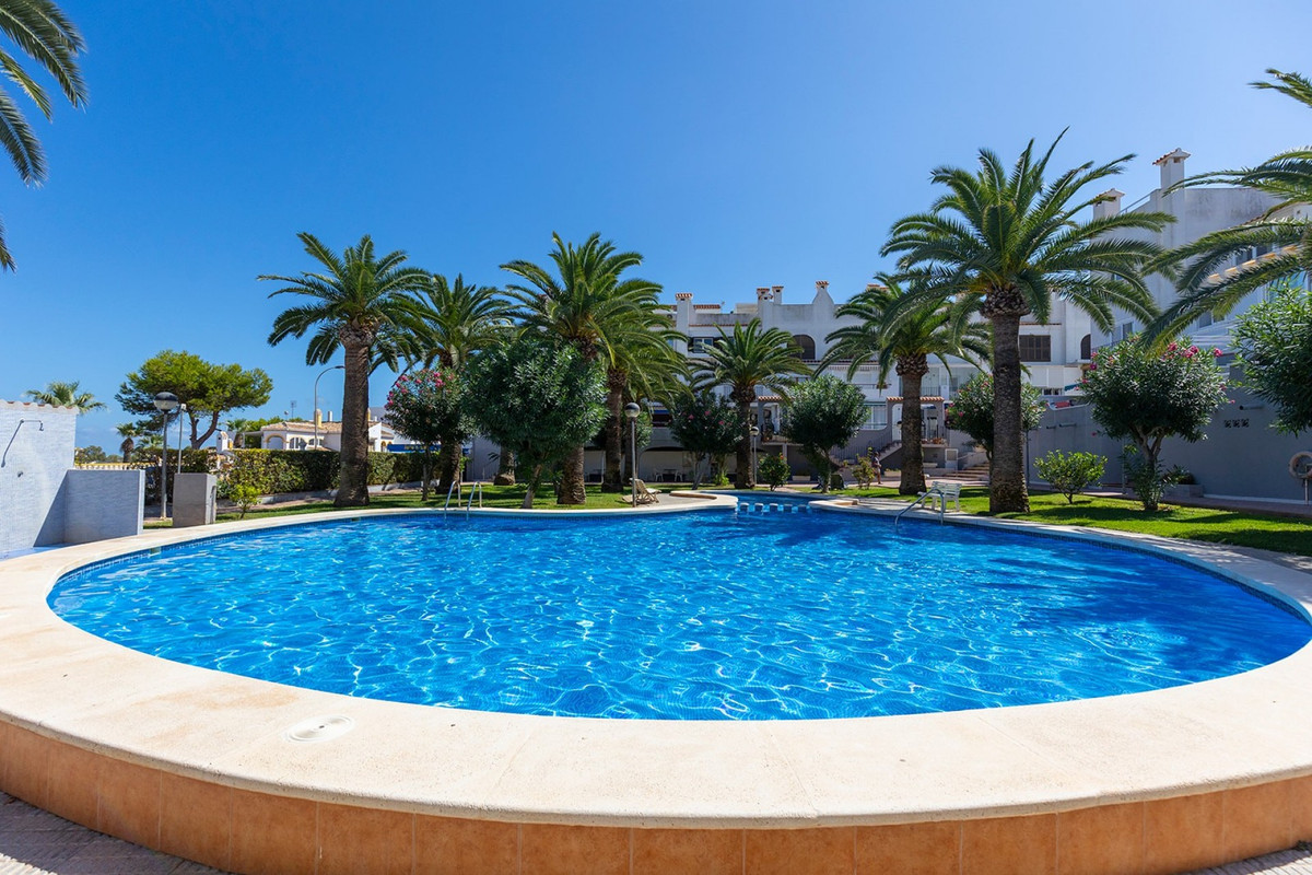 For sale - 1 Bedroom 1 Bathroom Apartment - Top Floor Apartment in Torrevieja - La Mata  - Alicante