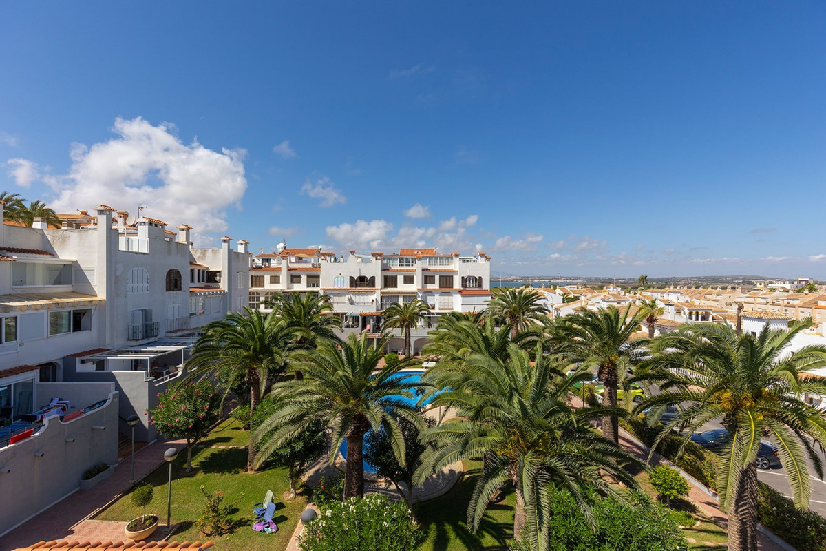 For sale - 1 Bedroom 1 Bathroom Apartment - Top Floor Apartment in Torrevieja - La Mata  - Alicante