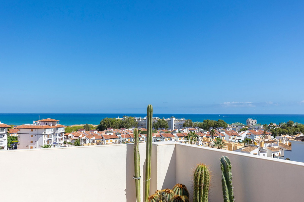 For sale - 1 Bedroom 1 Bathroom Apartment - Top Floor Apartment in Torrevieja - La Mata  - Alicante