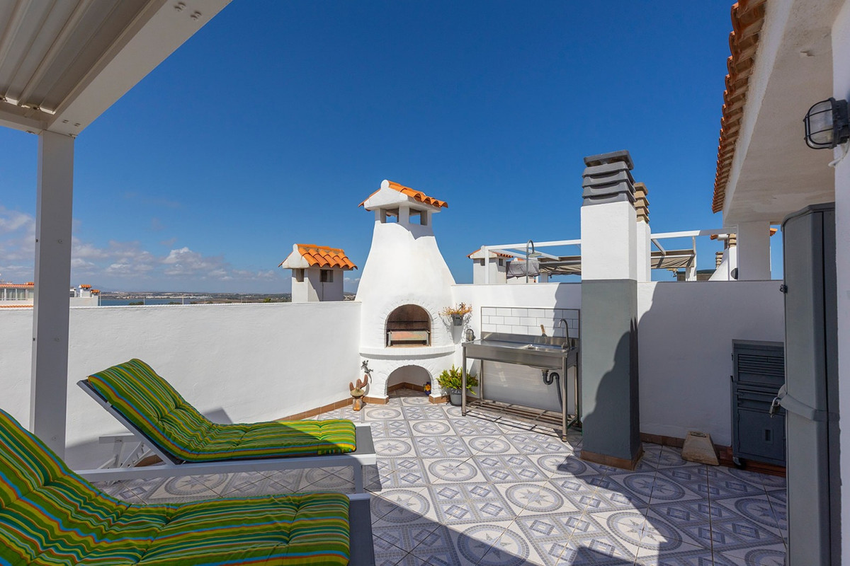 For sale - 1 Bedroom 1 Bathroom Apartment - Top Floor Apartment in Torrevieja - La Mata  - Alicante