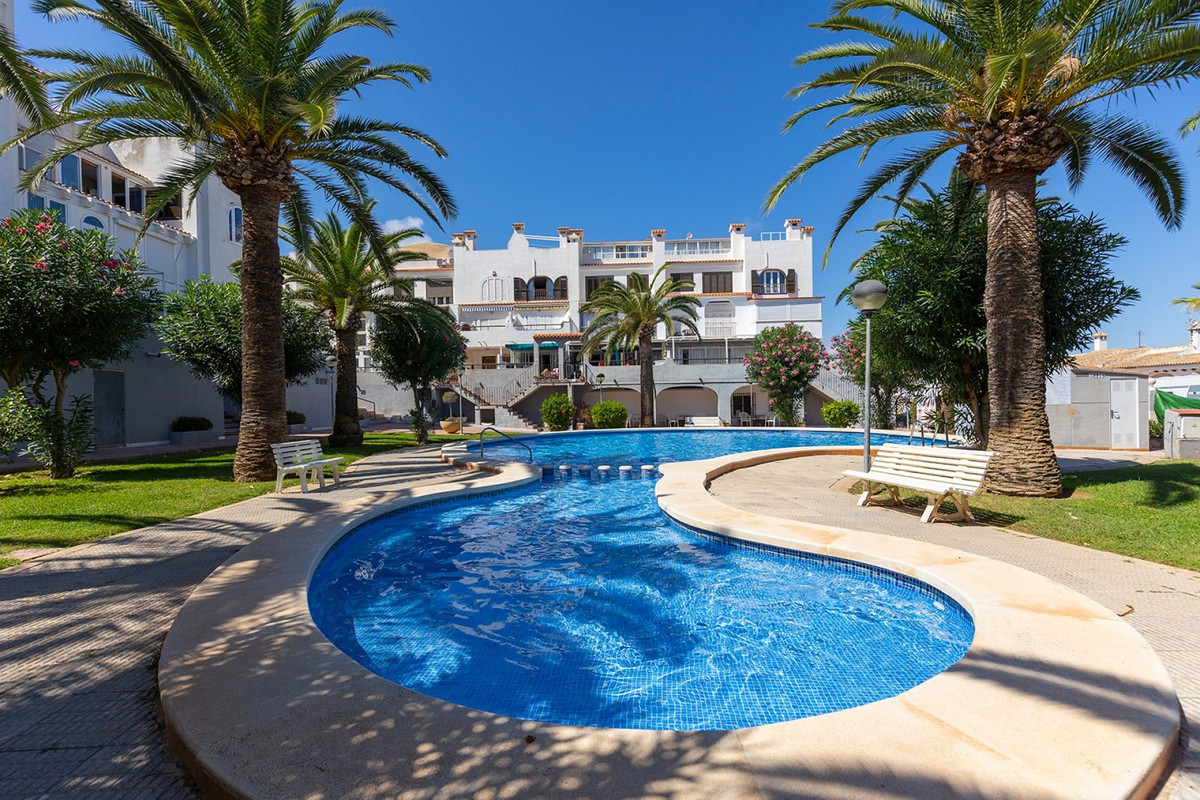 For sale - 1 Bedroom 1 Bathroom Apartment - Top Floor Apartment in Torrevieja - La Mata  - Alicante