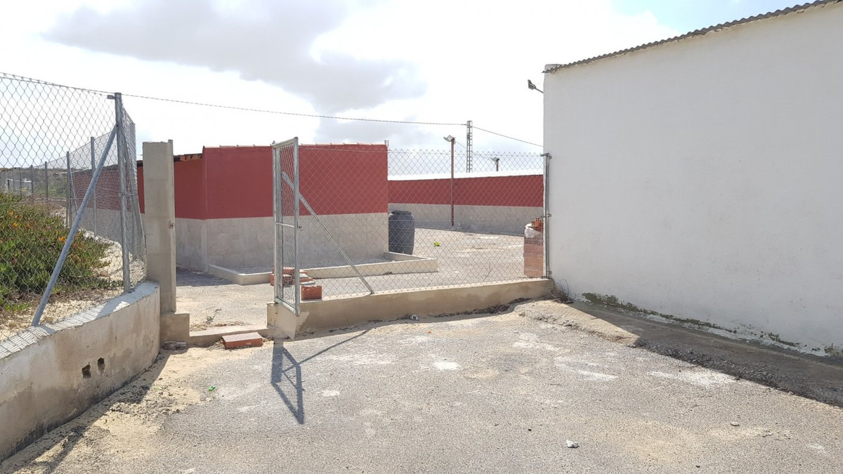 For sale - 2 Bedroom 2 Bathroom House - Finca - Cortijo in Los Montesinos - Los Montesinos Centro  - Alicante