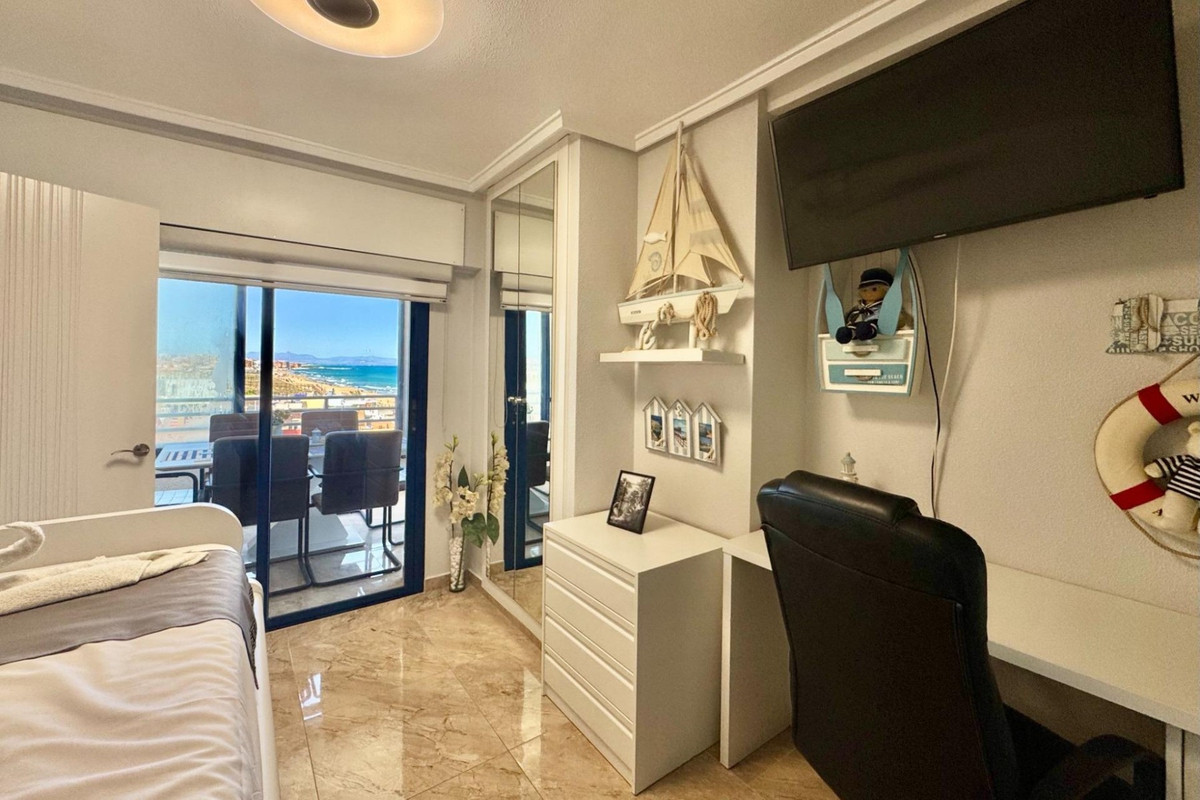 For sale - 2 Bedroom 1 Bathroom Apartment - Middle Floor Apartment in Torrevieja - La Mata  - Alicante