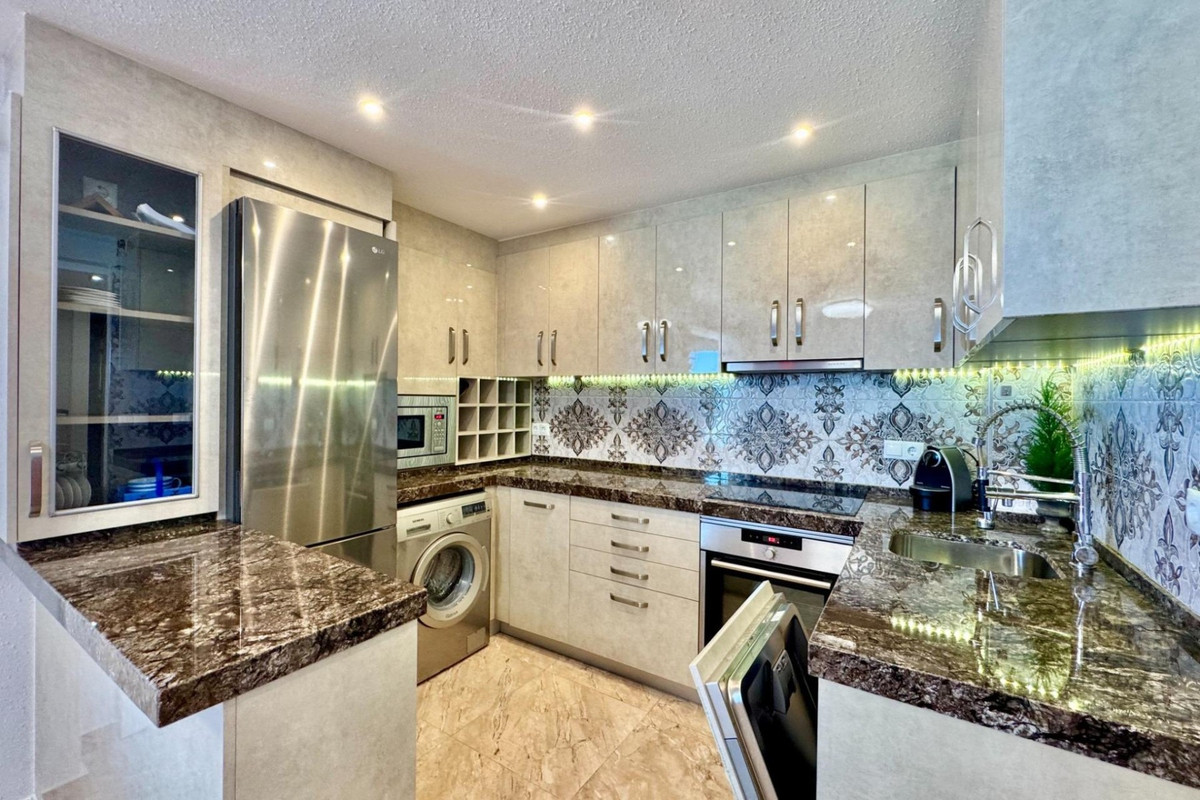 For sale - 2 Bedroom 1 Bathroom Apartment - Middle Floor Apartment in Torrevieja - La Mata  - Alicante