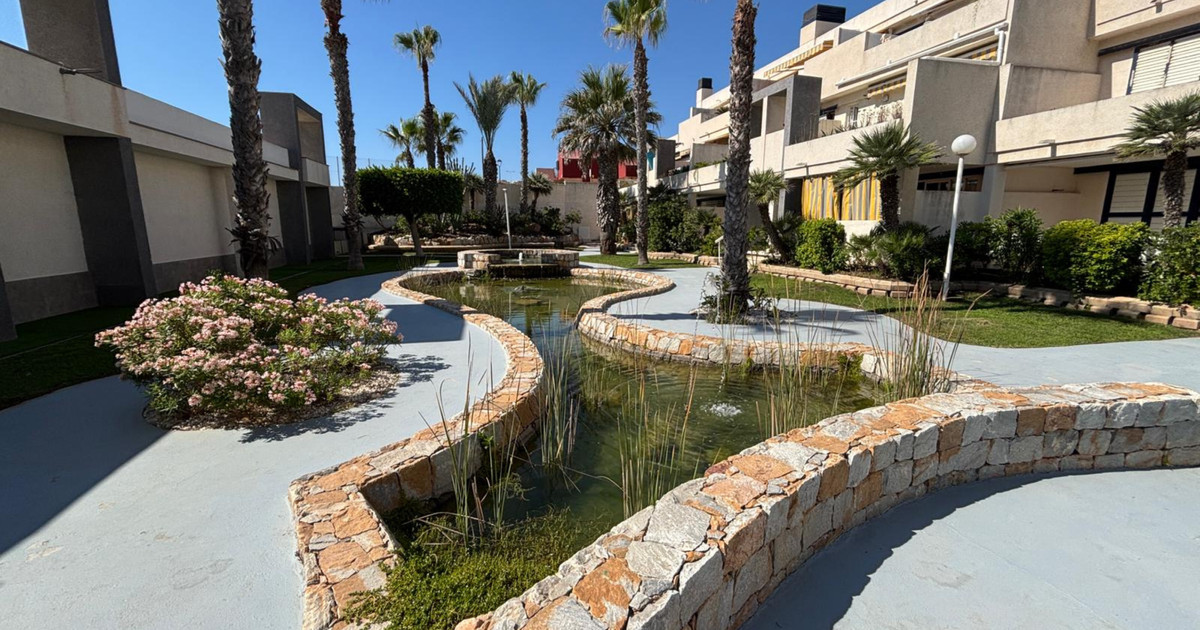 For sale - 2 Bedroom 1 Bathroom Apartment - Middle Floor Apartment in Torrevieja - La Mata  - Alicante