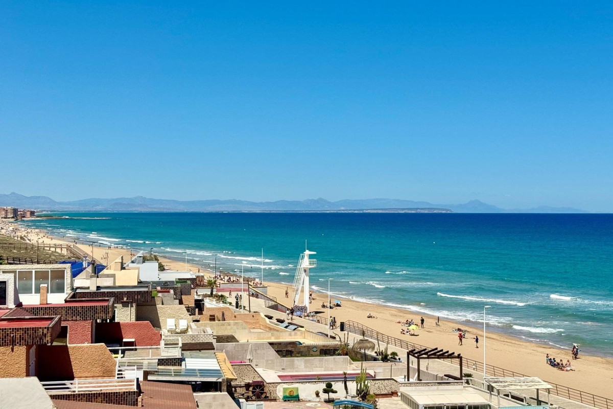 For sale - 2 Bedroom 1 Bathroom Apartment - Middle Floor Apartment in Torrevieja - La Mata  - Alicante