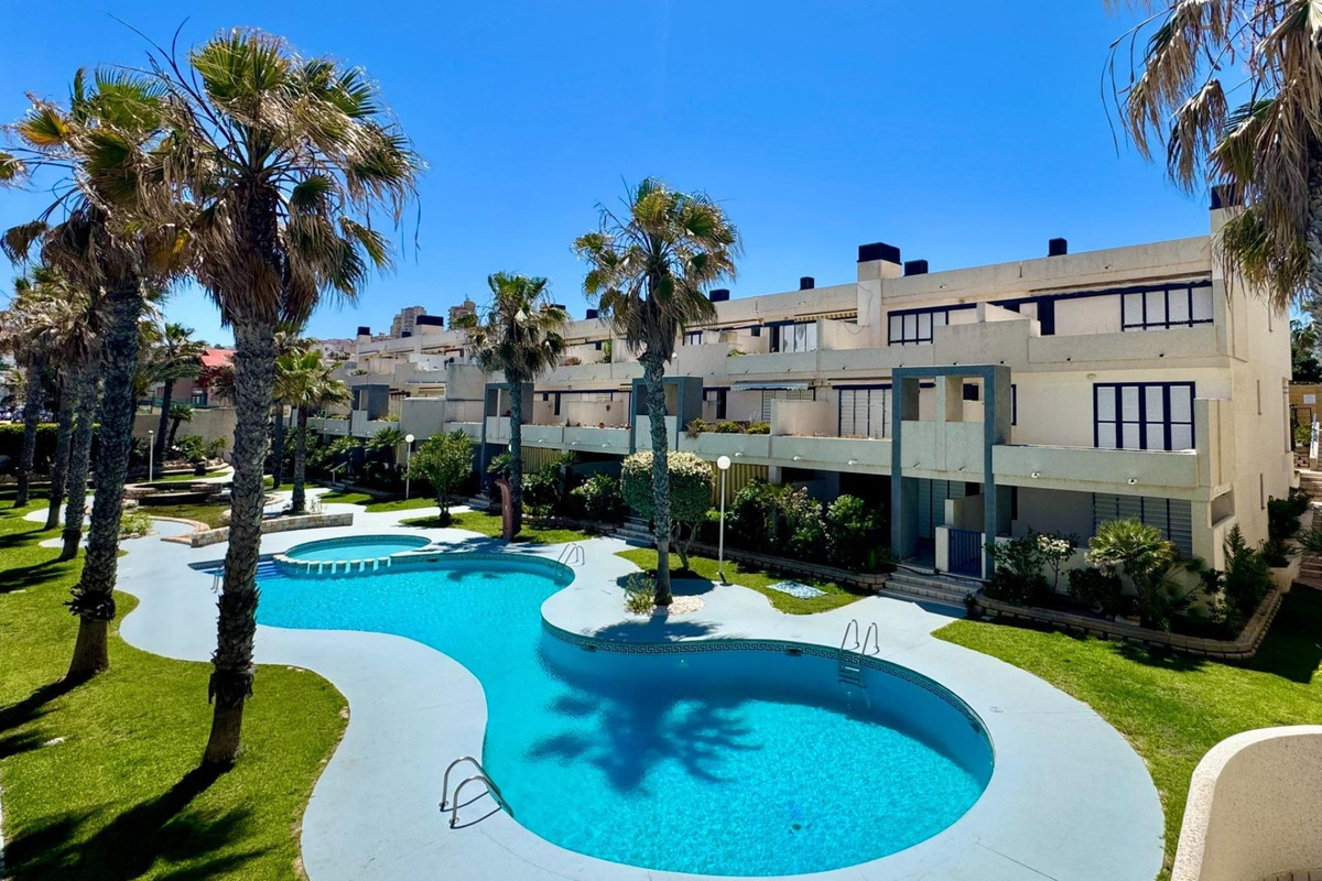 For sale - 2 Bedroom 1 Bathroom Apartment - Middle Floor Apartment in Torrevieja - La Mata  - Alicante